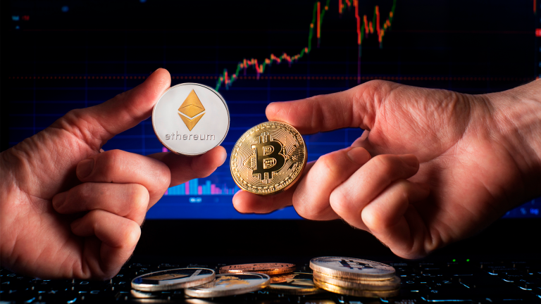 “Ethereum vai superar o Bitcoin após lançamento de ETFs”, diz empresa de análise